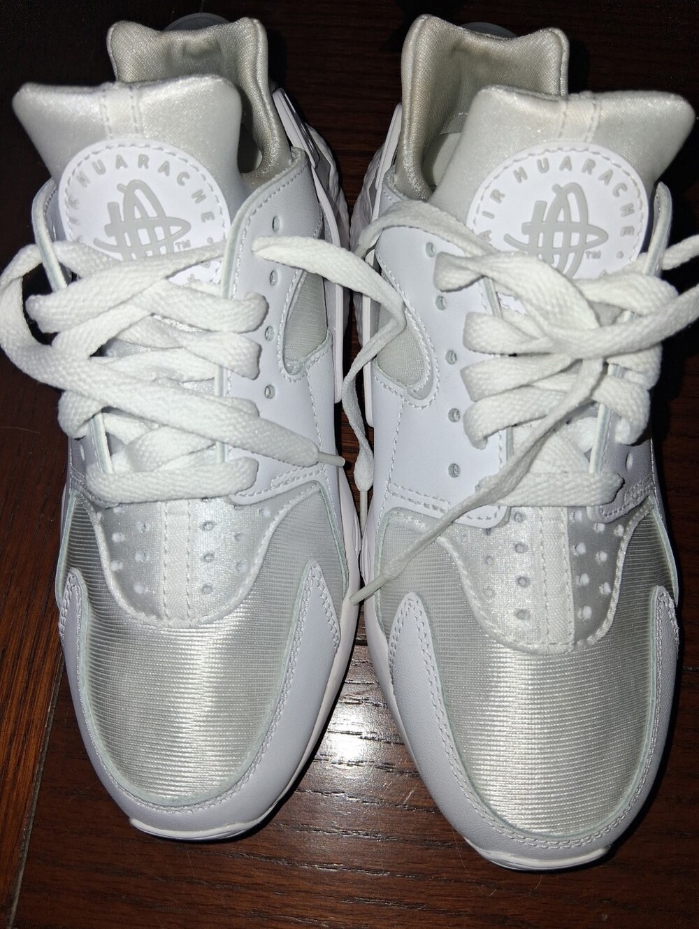 Nike White Huarache Sneakers Size 6